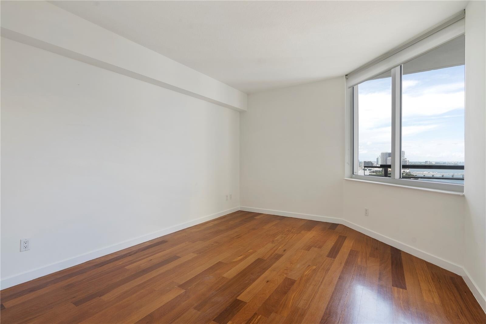 Building Photo - 325 S Biscayne Blvd