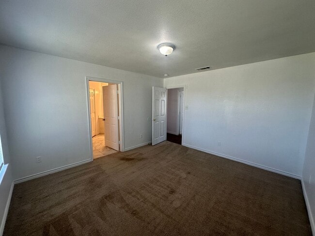 Building Photo - Wonderful 3-Bedroom Dallas Home For Rent!!