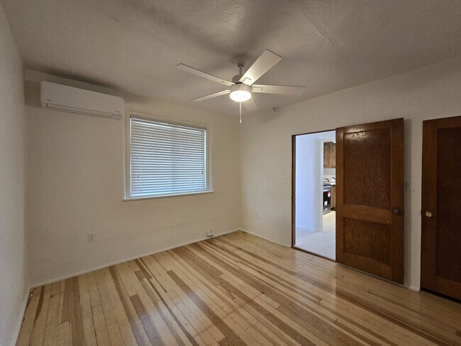 Building Photo - 802 Agua Fria St