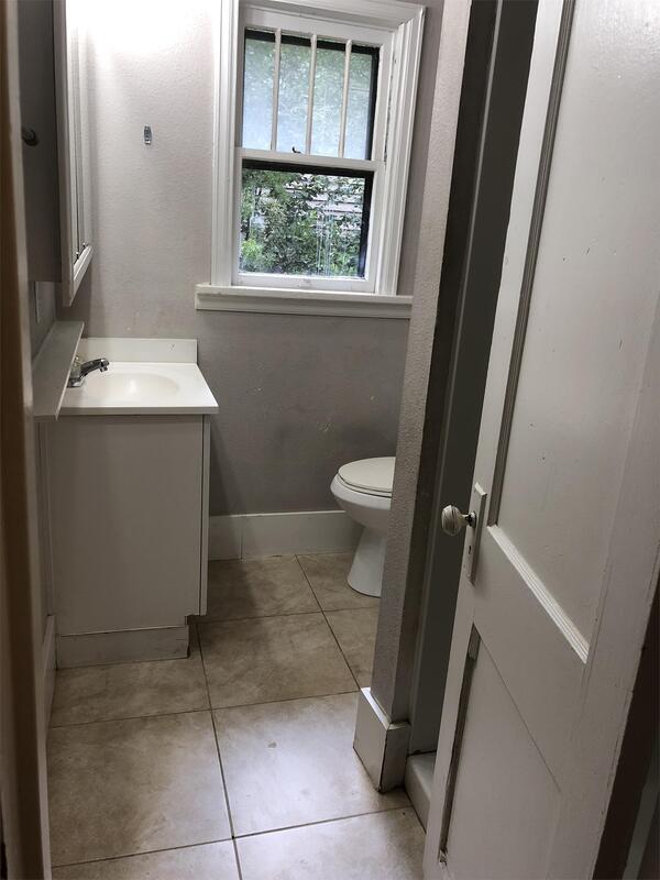 Building Photo - 810 21st St