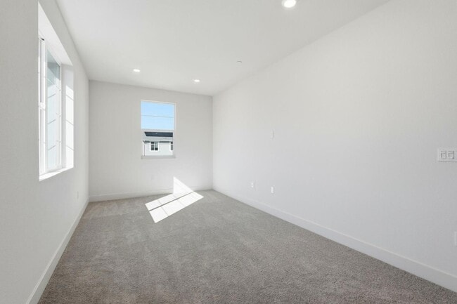 Building Photo - 5728 Placer Dr