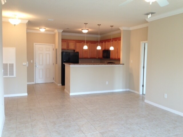 Building Photo - 2 Bedroom, 2 Bath Condo @ Campus View Sout...