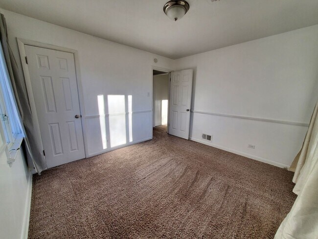 Building Photo - 3 Bed Home in Denver's Athmar Park