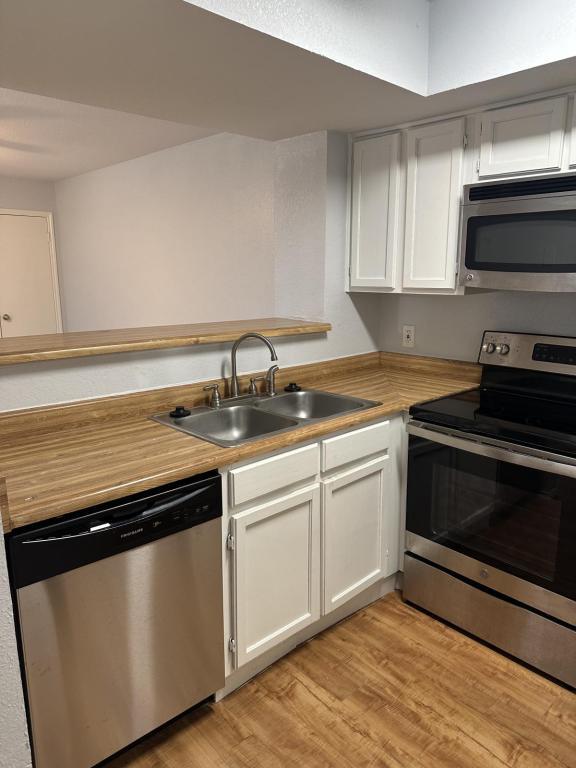 Building Photo - 2300 Balsam Dr