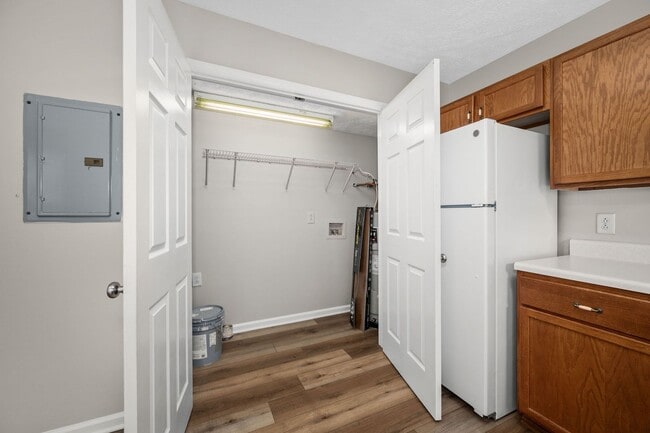 Building Photo - Hamlet Square Townhomes Unit 2344A