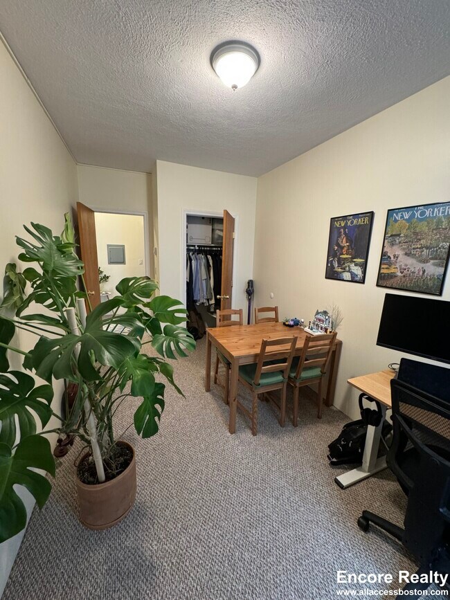 Building Photo - 111 Norway St