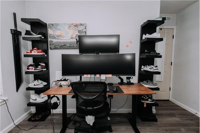 Building Photo - 1930 Independence Rd