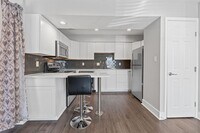 Building Photo - 935 La Posada Dr