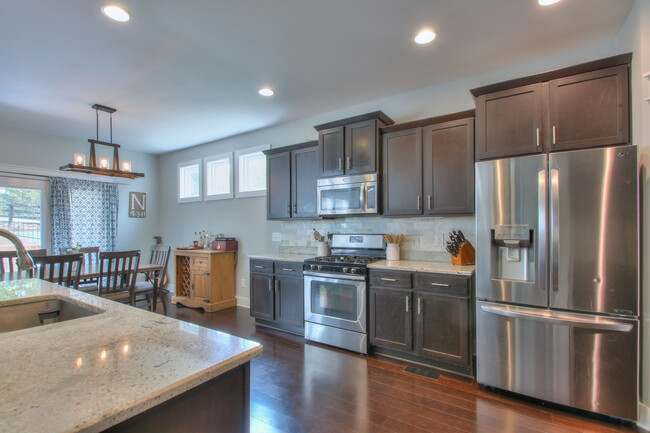 Building Photo - 1113 Camden Cir