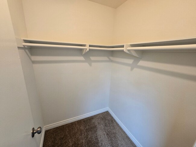 Building Photo - Rancho Penasquitos 2-story. 4 br., 3 ba.