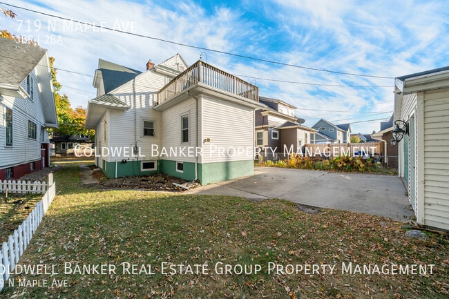 Building Photo - 719 N Maple Ave