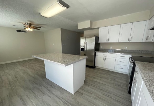 Building Photo - 639 W Grove Cir