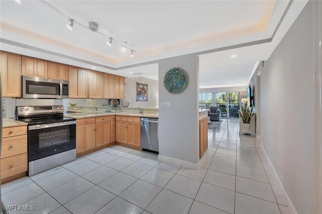 Building Photo - 12945 Vanderbilt Dr