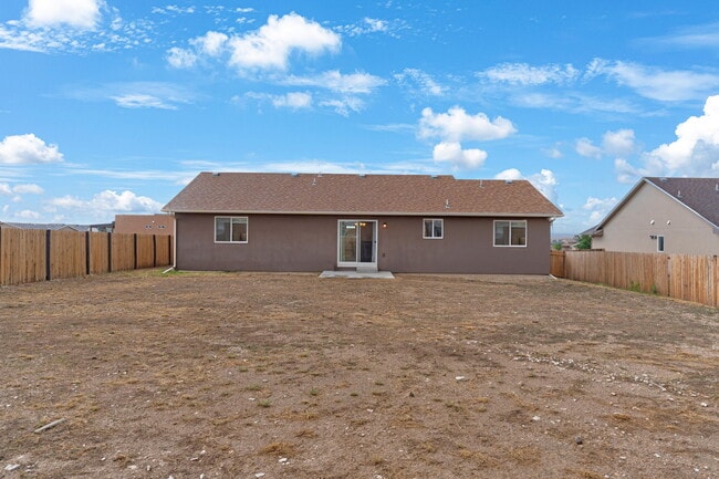 Building Photo - 420 S Clarion Dr