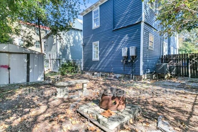 Building Photo - 299 Coming St