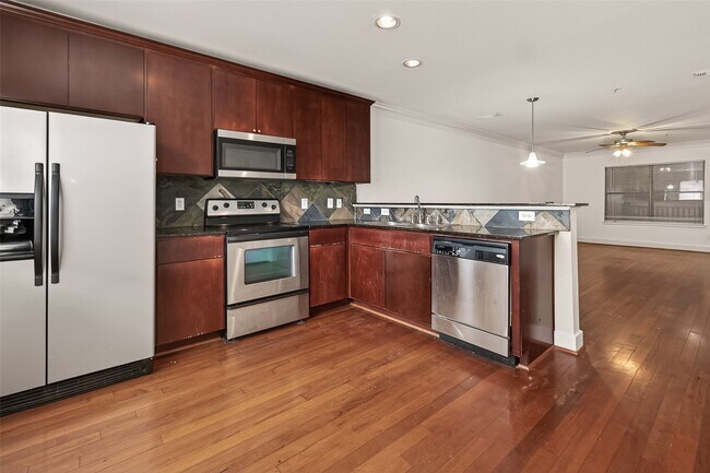 Building Photo - 1342 Rutland St