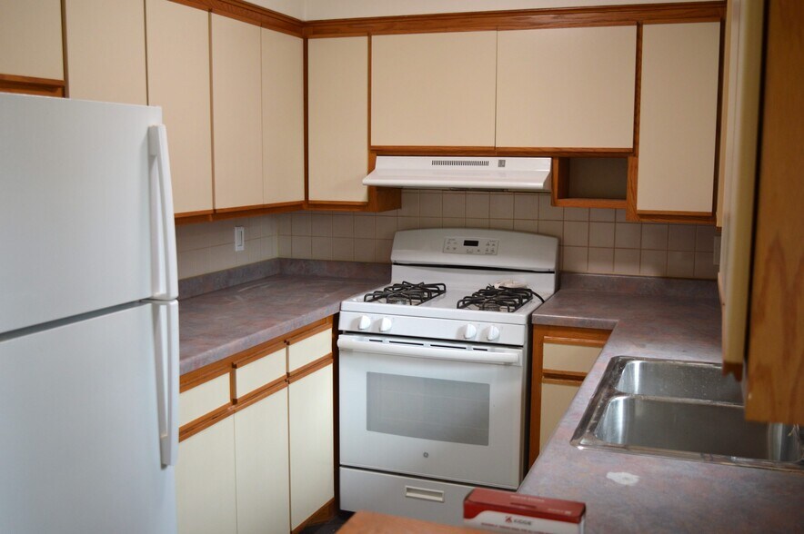 Building Photo - 425 Mineau Pky