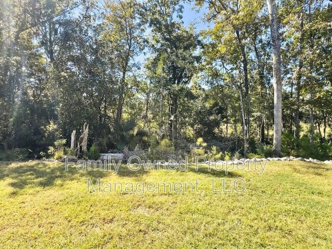 Building Photo - 7785 Park Gate Dr