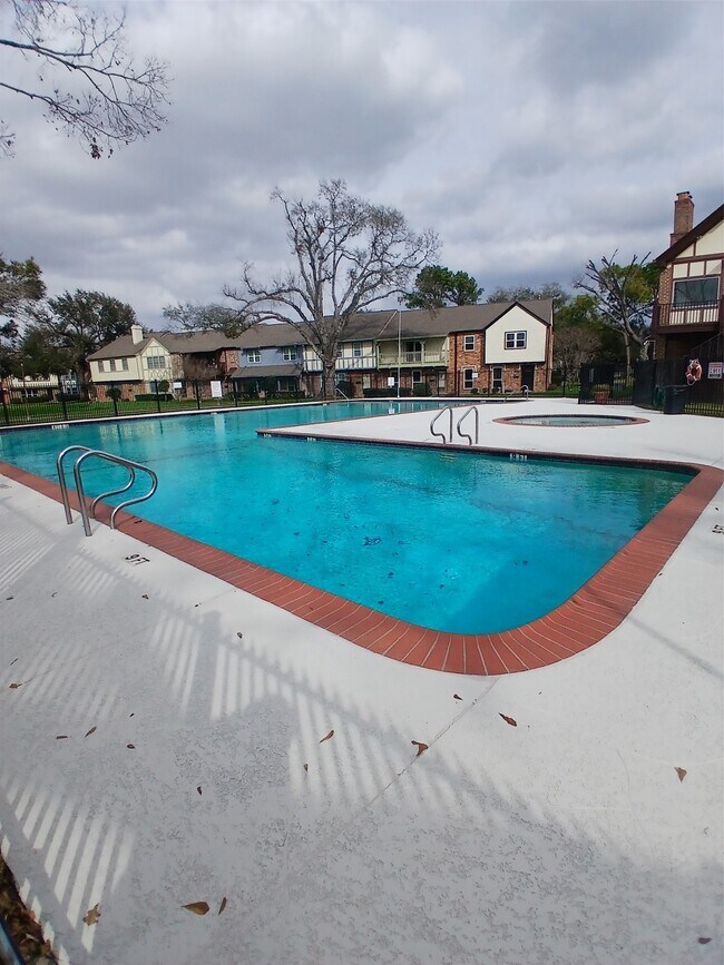 Building Photo - 10432 Hammerly Blvd