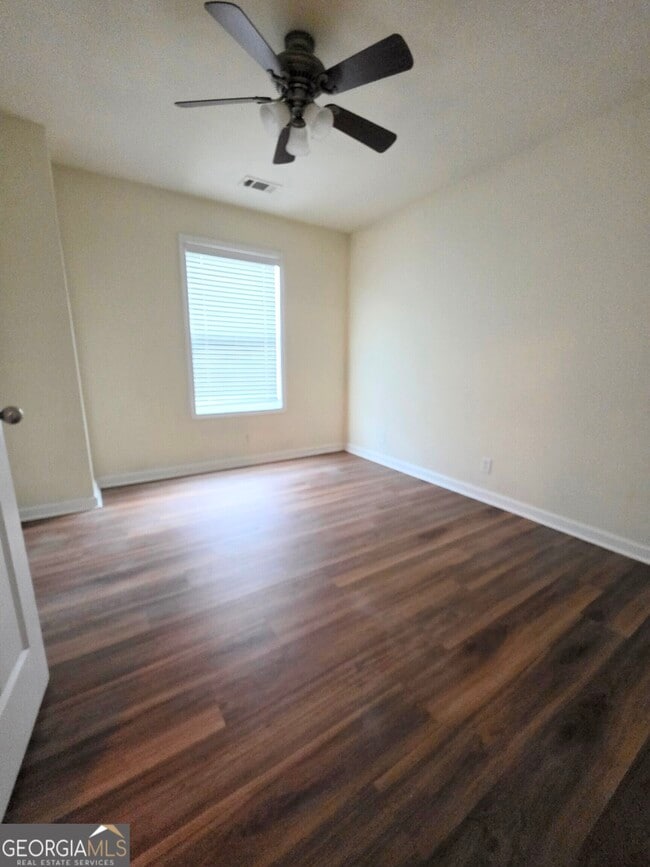 Building Photo - 207 Granite Way