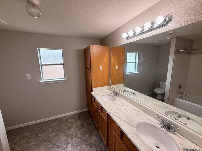 Building Photo - 12862 Bonnie Bleu Dr