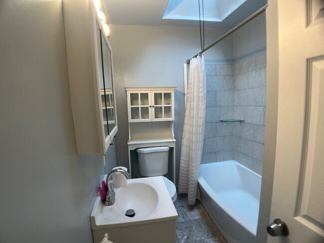 Building Photo - 6715 Cornelius St