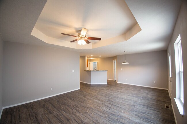 Building Photo - 805 Windmill Dr