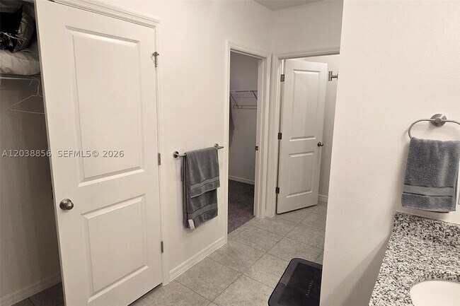 Building Photo - 5539 Maddie Dr