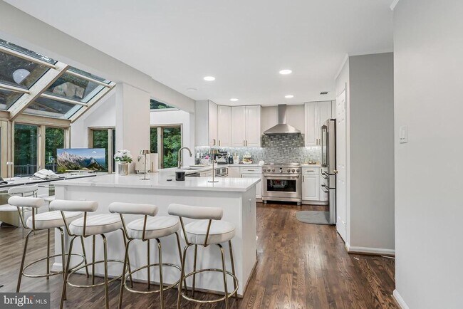 Building Photo - 8424 Holly Leaf Dr