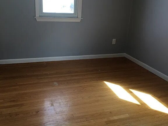 Building Photo - Amazing 3 bedroom, 1 bathroom house in Southampton.