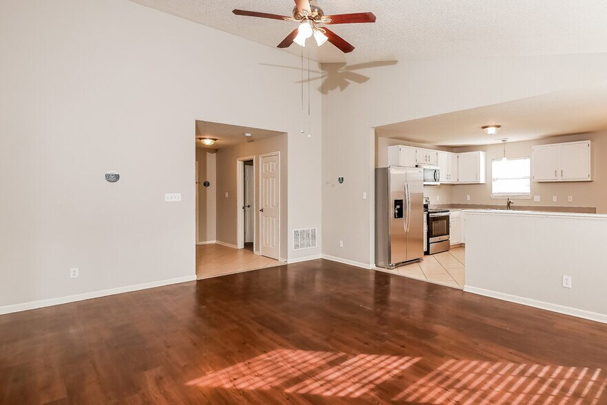 Building Photo - 3738 Laurel Cherry Ln