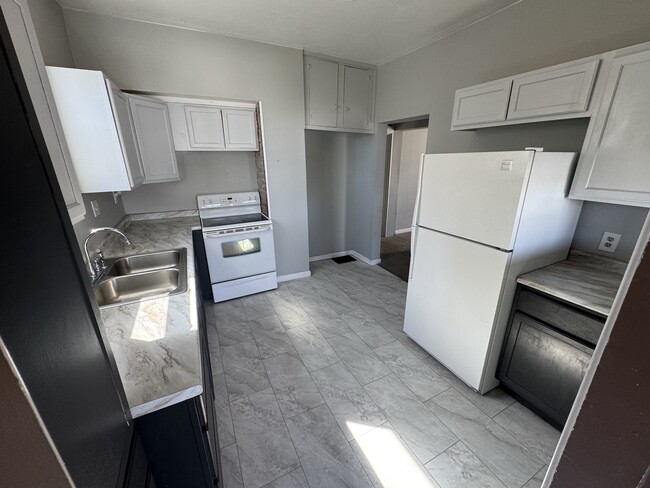 Building Photo - 63 W Hallam Ave