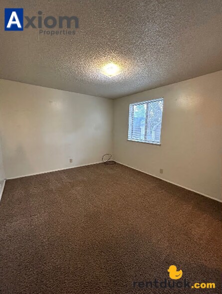 Building Photo - 1534 Bench Rd