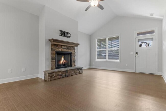 Building Photo - 2319 Davenport Ct