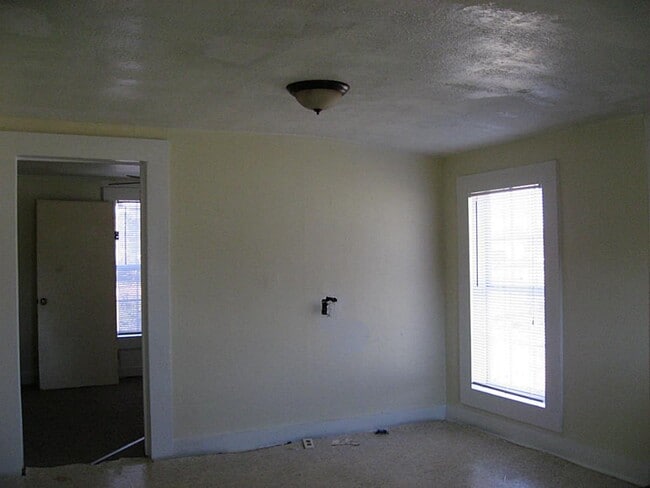 Building Photo - 15067 Dewberry Ln