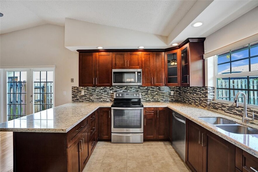 Primary Photo - 8511 NW 54th St