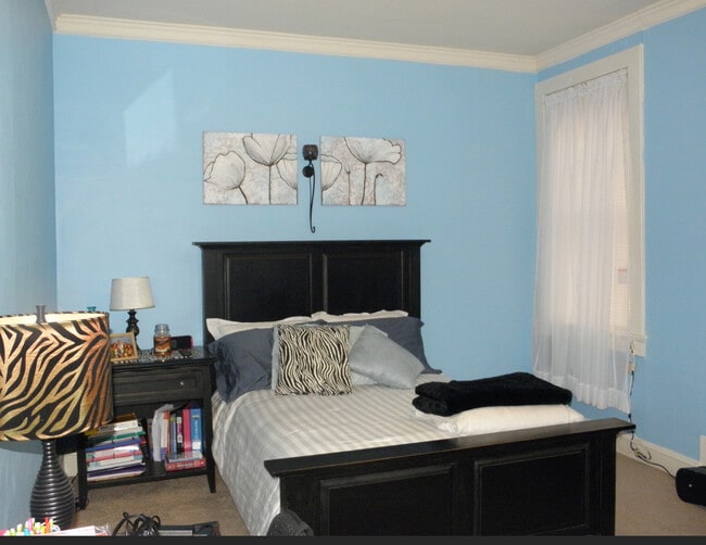 Building Photo - University Commons - Off- Campus Student Apts