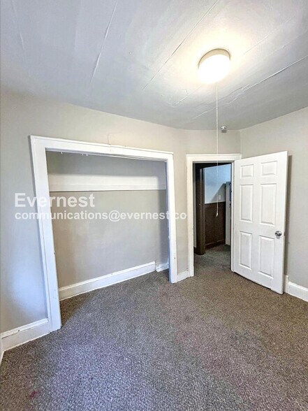 Building Photo - 12110 Lenacrave Ave