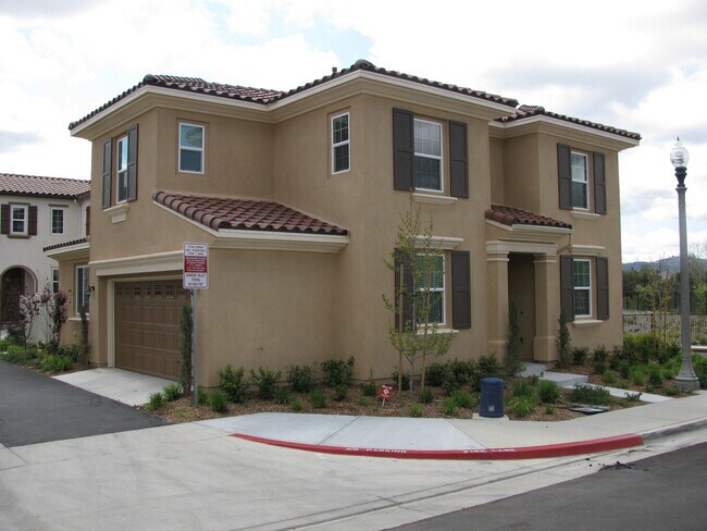 Building Photo - Temecula- 40534 Cape Charles, SOLAR HOME!