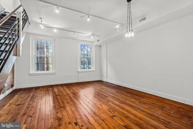 Building Photo - 120 N 3rd St