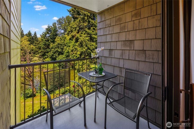 Building Photo - Resort Living at home!