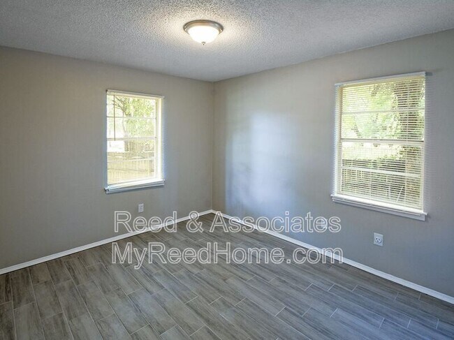 Building Photo - 3716 Dorado Ave