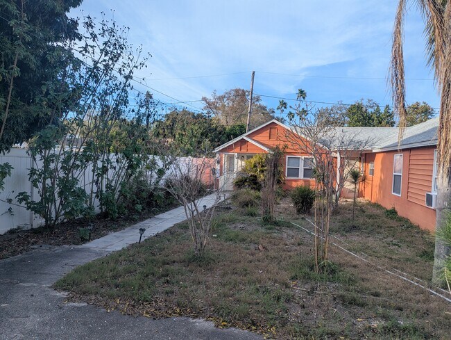 Building Photo - 1244 Woodlawn Ter