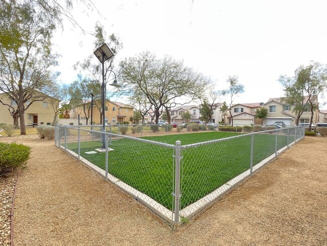 Building Photo - NEWLY UPDATED 4 BEDROOM HOME IN THE SOUTHWEST
