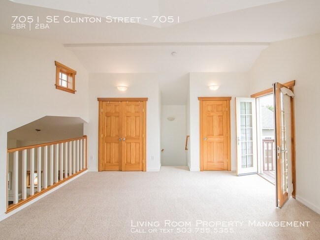 Building Photo - 7051 SE Clinton St