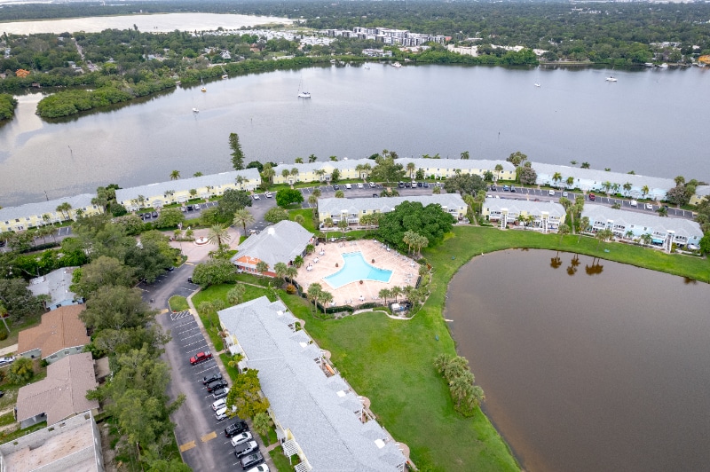 Building Photo - 204 Pompano Dr SE