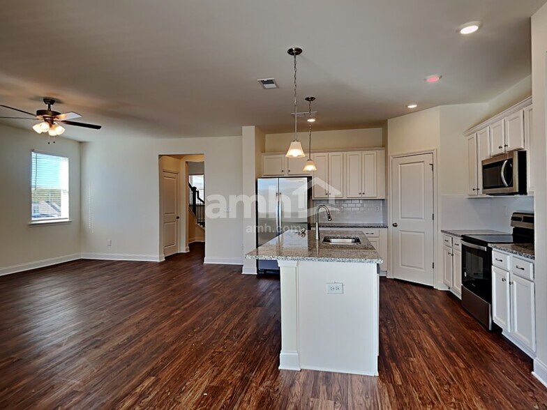 Building Photo - 534 Slew Dr