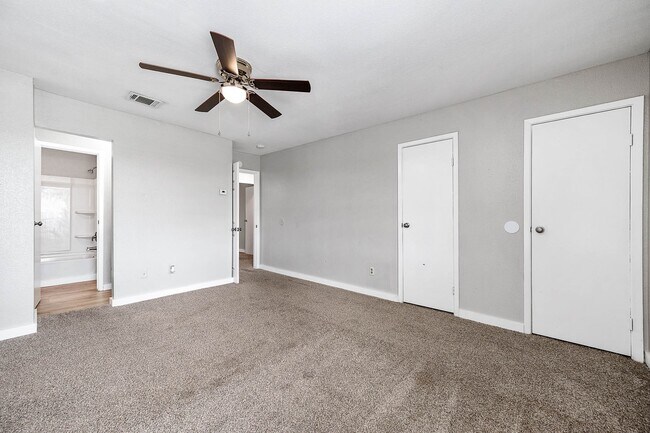 Building Photo - 4620 W Orange St