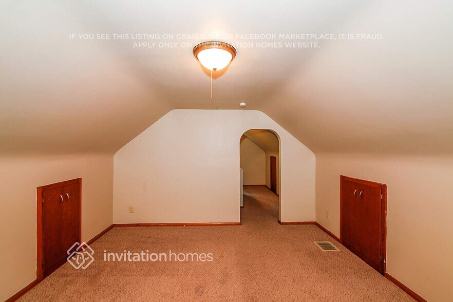 Building Photo - 3940 3rd St NE