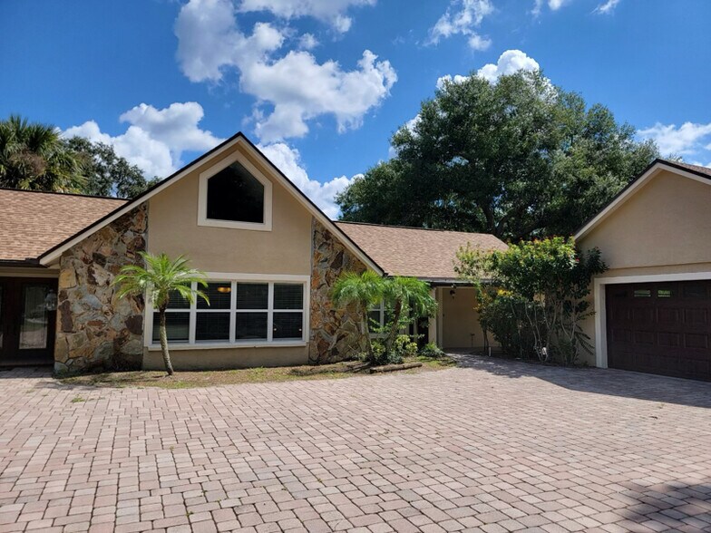 Building Photo - 1103 Ballinger Rd